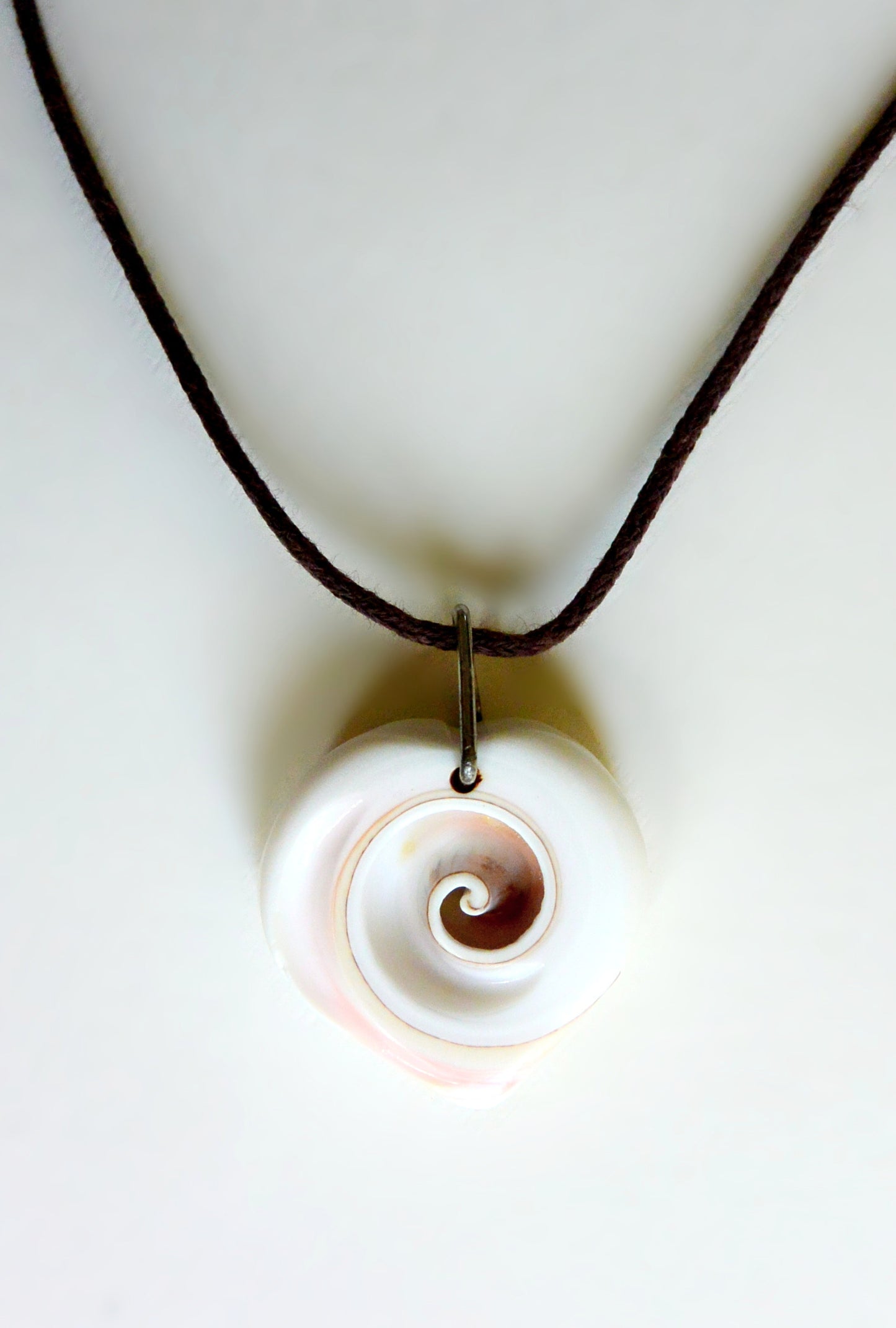 Collier pendentif coeur coquillage Luhuanus
