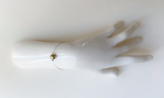 Bracelet perle de Tahiti 1cmø montée sur câble métallique intercalaires argent