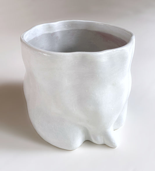 Pot de fleurs Group Partner© Boy nude blanc