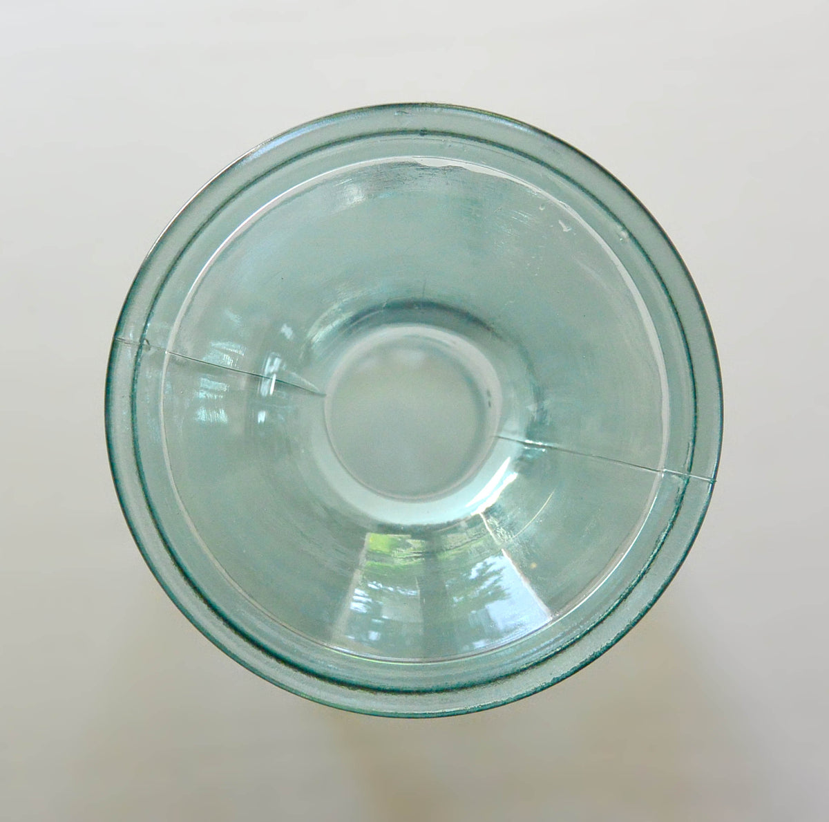 Carafe à vin verre blanc fleur de lys années 50 150cl 30cm