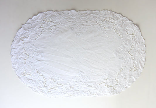 Napperon coton ovale brodé main 55 X 35cm
