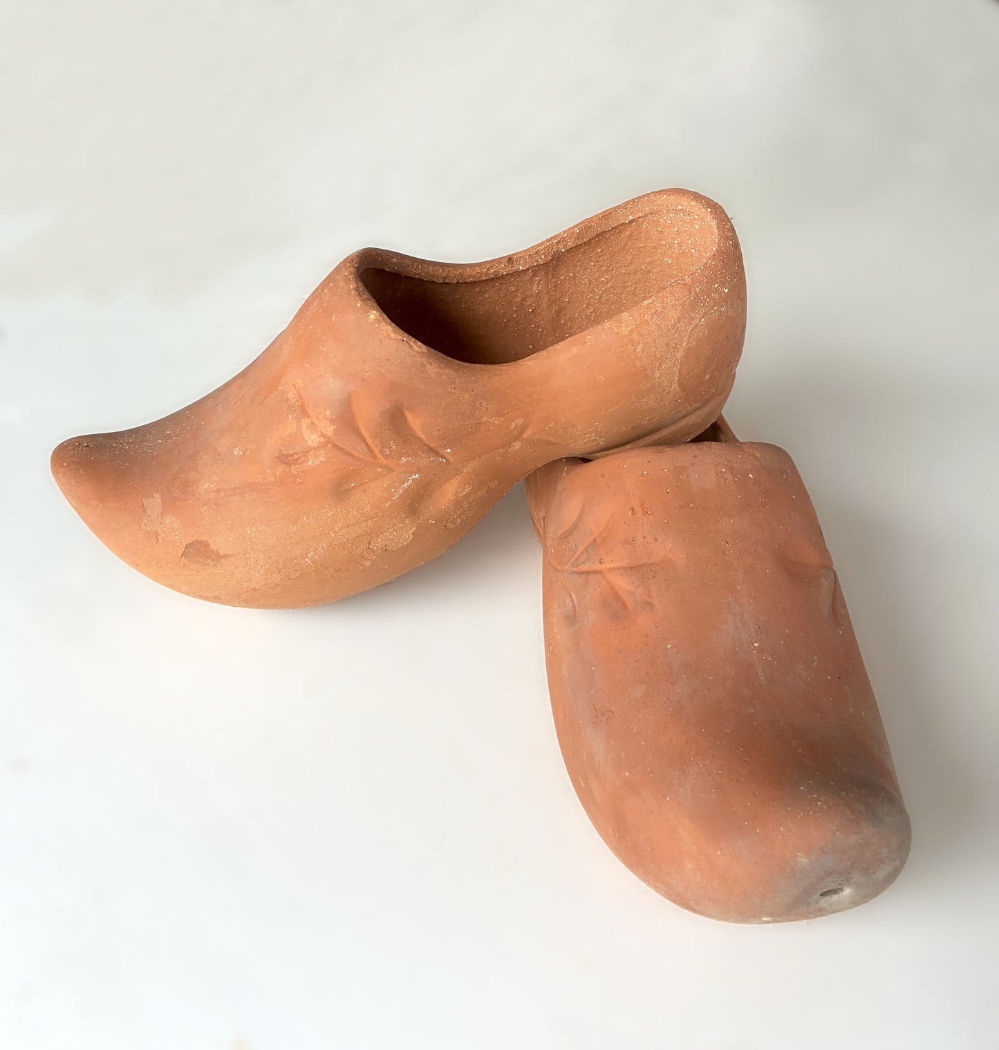 Paire de sabots pots de fleurs en terre cuite à suspendre
