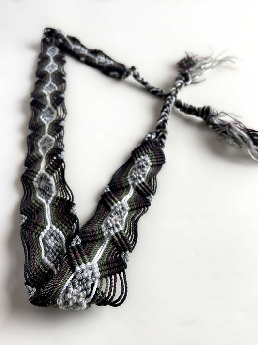 Ceinture à nouer artisanale corde macramé Amérique du sud rayée noir blanc gris vert marron 118cm