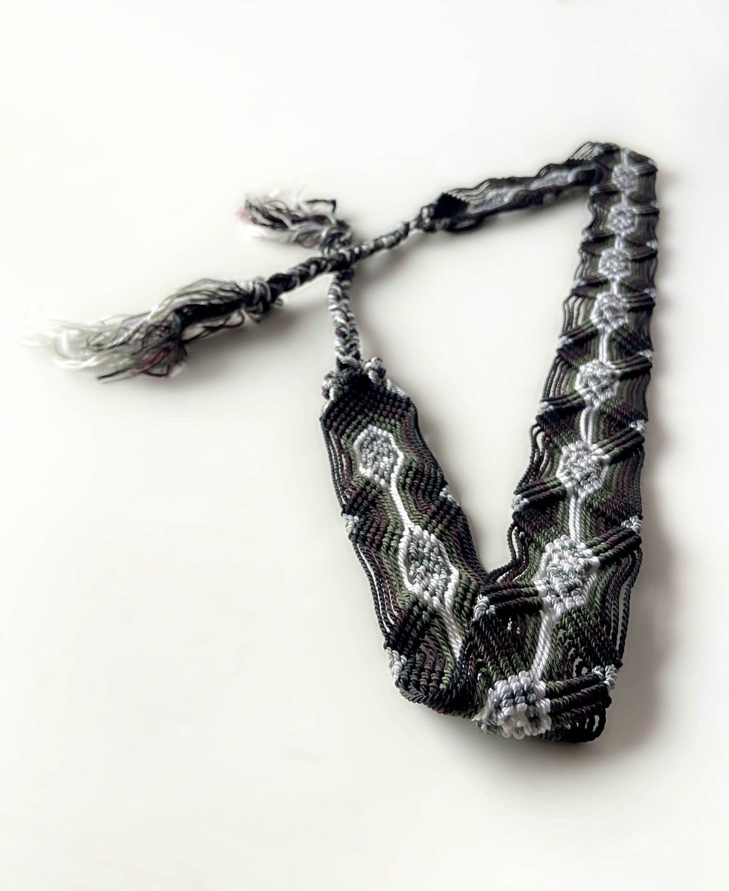 Ceinture à nouer artisanale corde macramé Amérique du sud rayée noir blanc gris vert marron 118cm
