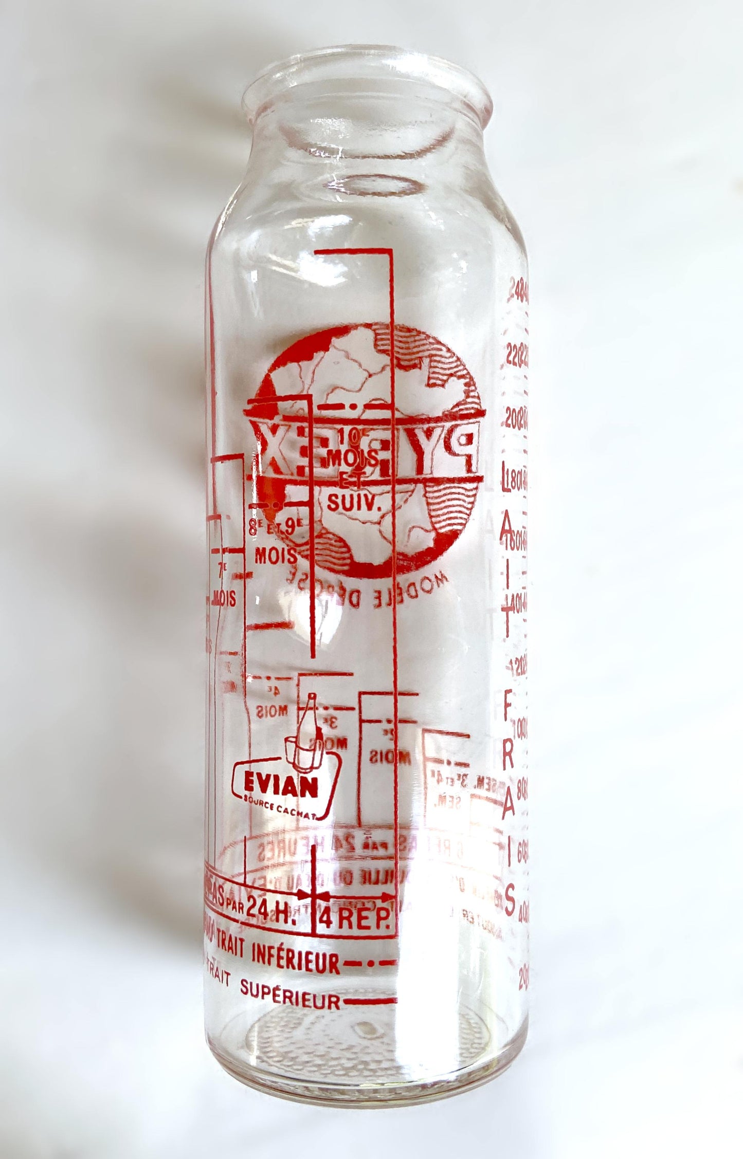 Biberon gradué 240ml Pyrex© Evian© rouge verre 1950