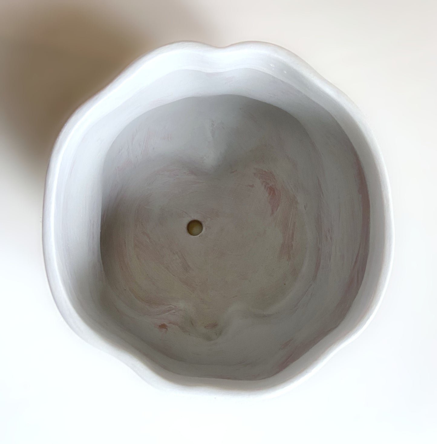 Pot de fleurs Group Partner© Boy nude blanc